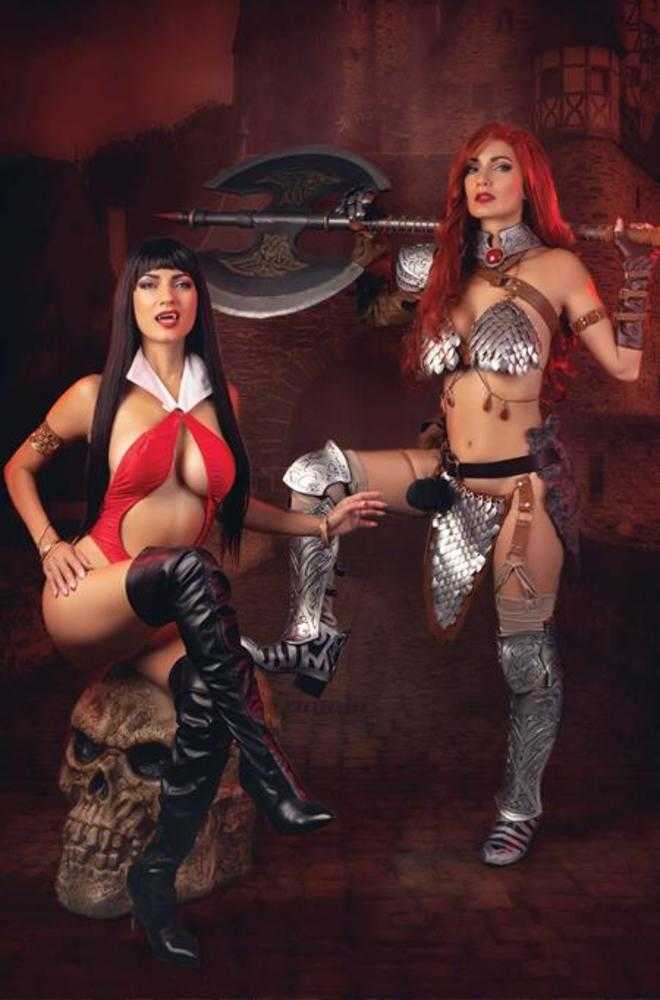 Giant Sized Savage Tales (One Shot) Portada G 1 en 10 Ivy Cosplay Red Sonja Y Vampirella Arte Completo Variación