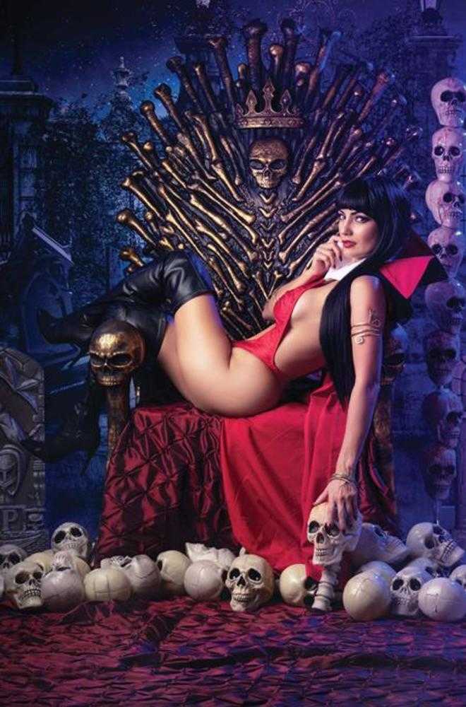 Giant Sized Savage Tales (One Shot) Portada H 1 en 10 Ivy Cosplay Vampirella Variantes de Arte Completo